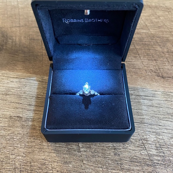 Engagement Ring - Picture 4 of 4